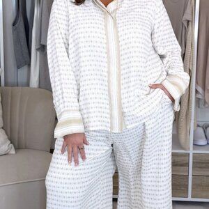 Vince Camuto 2pc matching patterned set